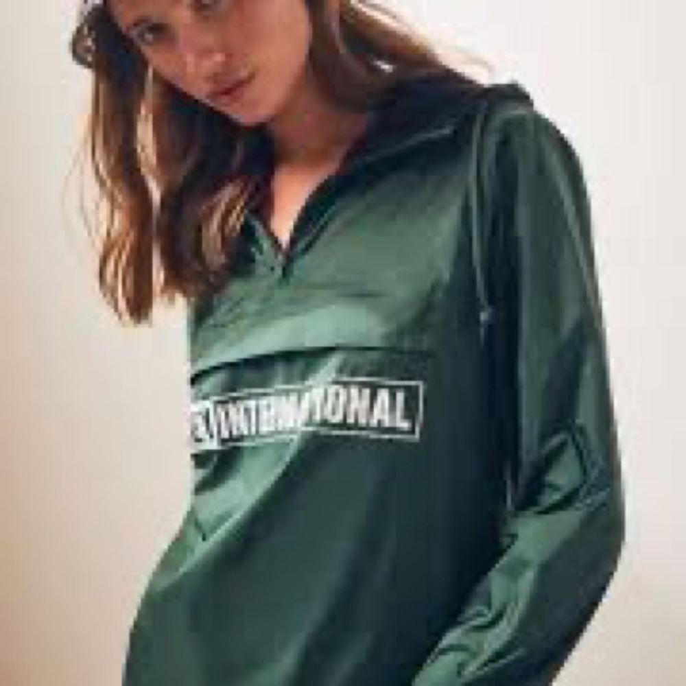 Obey small nylon/ polyester lightweight burgundy windbreaker…